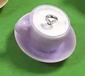 Mini ciondolo in resina a forma di tazzina da caffè viola per gioielli con anello e piattino - Tazza Viola
