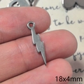 Ciondolo a forma di fulmine argento per gioielli DIY misura 18x4mm finitura opaca - Fulmine