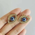 Goldener Evil Eye Anhänger mit blauem Emaille und Kristallen für DIY-Schmuck - Spitzes Auge Gold