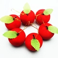 Set di sei mele rosse artificiali da 5cm con foglie per decorazioni per l'albero di Natale - 6cm