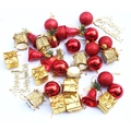 Set de adornos navideños con bolas rojas, campanas y letreros dorados de Merry Christmas - Juego Rojo Y Oro