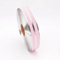 Dettaglio del nastro di iuta rosa con bordi metallici argentati per pacchi regalo - 5cm di Larghezza / Rosa