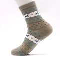 Chaussettes mi-hautes en coton avec motifs festifs de rennes bleus et flocons sur fond taupe - Unisexe / Renne Gris