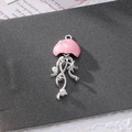 Quallen-Anhänger aus rosa Emaille mit Perlen und Kristallen für DIY Ozean-Schmuck - Qualle