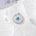 Ciondolo occhio di Allah bianco con cornice argento e trama lucida per gioielli fai-da-te - Stile Sabbie Mobili Bianche Bordo Argento (H)