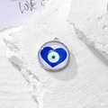 Ciondolo tondo in argento con design Evil Eye a cuore blu profondo e cabochon in vetro - Heart Evil Eye (K)