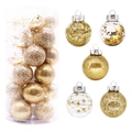 Detail von 30 goldenen Weihnachtskugeln mit Glitzer und Perlen in transparenter Box - Gold