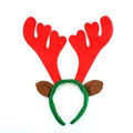 Détails de bois de renne rouges et oreilles brunes sur un serre-tête festif vert - Serre-tête Bois de Renne Avec Oreilles