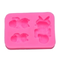 Rosa Silikonform mit drei süßen Comic-Mädchen-Formen für handgemachte Seifen und DIY-Deko - 3-Loch Quadratisch Baby (72g)