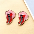 Detail van acryl tonghanger met alien-grafiek en roze lippen voor doe-het-zelf sieraden - Rode Lippen Alien