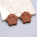 Pendentif patte de chat en PVC marron avec texture granuleuse pour bijoux DIY - Biscuit de Griffe de Chat au Chocolat