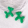 Set di due ciondoli a forma di cane palloncino verde opaco per gioielli fai-da-te - Verde Opaco