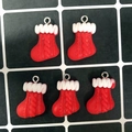 Cinq mini pendentifs chaussettes de Noël en résine rouge et blanc pour bijoux DIY - Chaussette de Noël Émaillée Rouge Blanc