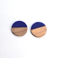 Ronde hangers van marineblauwe hars en natuurlijk hout voor het maken van sieraden - Donkerblauwe Ronde Patchwork Stijl (C197)