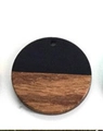 Ronde houten hars hanger met zwart en bruin kleurblok voor DIY sieraden maken - Zwarte Ronde Patchwork Stijl (C197)