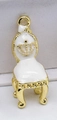 Ciondolo sedia in miniatura in lega dorata con smalto bianco e piccola corona - Sedia Bianca