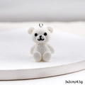 Weißer Teddybär-Anhänger mit Strickstruktur und Silberring, 3x2cm für DIY-Schmuck - Eisbär