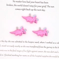 Drie roze dinosaurus hangers van hars met zilveren ringen voor DIY-sieraden maken - Roze dinosaurus