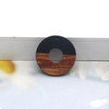 Detail of round wood and black resin pendant with gold foil and natural grain texture - Black Splicing Style / Black