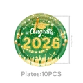 Nahaufnahme der 18cm grünen und goldenen Abschluss-Pappteller 2026 mit Congrats-Text - Pappteller - Grün Gold Abschluss / 7 Zoll 10 STK