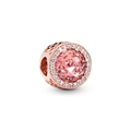 Charm en or rose avec une grande pierre rose ronde et détails de cœurs en zircons - Gemme Ronde Rose Or Rose (H-10)