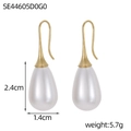 Detailansicht der Maße 2,4cm x 1,4cm für goldene Tropfen-Perlenohrringe - Titanstahl + Imitationsperle