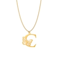 Elegante collana con ciondolo a farfalla e lettera C dorata su una catena sottile - Lettera C