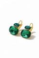 Detalle macro de pendientes vintage bañados en oro con cristales cuadrados verde esmeralda - Verde (SE44621D10B0)