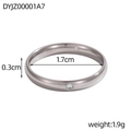 Anello minimalista color argento con finitura lucida e singola pietra di zircone - US 7 / Color Acciaio (Con Strass Bianco)