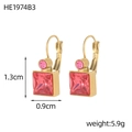 Goldene Ohrringe mit rosa Zirkonia-Kristallen im Quadratschliff und Maßangaben - Rosa Quadratischer Brisur-Haken (HE1974B3)