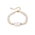 Dettaglio di perle d'acqua dolce e ciondolo barocco con chiusura dorata regolabile - Bracciale di Perle d'Acqua Dolce (GS00887D)