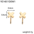 Vista dettagliata degli orecchini a croce da 0,4 cm x 0,4 cm in finitura oro lucido - Croce d'Oro