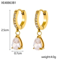Orecchini in acciaio inossidabile placcato oro 18K con zirconi a goccia e altezza 2,5 cm - Gennaio (XE48863B1)