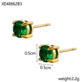 Détail des boucles d'oreilles puces de 0,5 cm en émeraude et monture dorée - Boucles d'oreilles clous gemme ronde(XE48862B3) / Émeraude