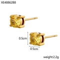 Détail de boucles d'oreilles dorées de 0,5 cm avec zircone jaune et sertissage à quatre griffes - Boucles d'oreilles clous gemme ronde(XE48862B8) / Jaune