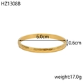 Dettaglio del bracciale geometrico dorato con misure del diametro e della larghezza - Texture Geometrica Oro (HZ1308B)