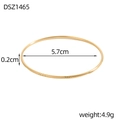 Specifiche delle dimensioni del bracciale dorato a rombi con diametro di 5,7 centimetri - Stile Oro con Motivo Inciso (DSZ1465)