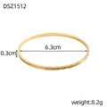 Dettaglio del bracciale dorato con trama a rombi, diametro interno 6,3cm e peso 8,2g - Stile Oro a Reticolo di Diamante (DSZ1512)