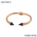 Dettaglio del bracciale a cerniera in oro rosa con punte nere e info sul peso - Stile Nero Oro Rosa (DSZ1460-6)
