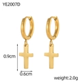 Detailansicht vergoldeter Kreuzohrringe mit Größenangaben und 0.9x0.6cm Maßen - 0.9cm Gold Kreuz Stil (YE2007D)