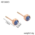 Détail du clou d'oreille en cristal bleu avec base en or rose et diamètre 0,4 cm - Bleu Lac (XE1368C5)