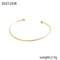 Detail eines goldenen Armreifs mit Spiraltextur und Perlen sowie Gewichtsangabe von 2,7 g - Gold Spiraltextur-Stil (DSZ1245B)