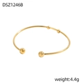 Detailansicht eines goldenen Kugelarmreifens mit mattem Finish und offenem Design - Matte Goldperlen Stil (DSZ1246B)