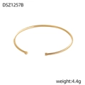Makroaufnahme des 4,4 g vergoldeten gedrehten Kabel-Manschettenarmbandes mit Metallspitzen - Gold Feiner Gedrehter Seilstil (DSZ1257B)