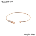 Detailansicht eines roségoldenen C-Armreifens mit Perlmutteinlage und 3,8 g Gewicht - Roségold Muschel Rechteckrahmen (FZ0208C0450)