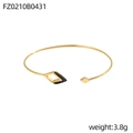 Detail eines 3,8g C-Armreifens mit geometrischer schwarzer Raute auf dem Goldband - Gold Schwarzer Hohler Rhombus (FZ0210B0431)