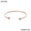 Dettaglio del bracciale aperto in oro rosa con pietra di zircone e piastra esagonale - Esagonale con Strass Oro Rosa (DYS1005)