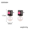 Detalle de pendientes cuadrados de esmalte rosa con perlas blancas, tamaño 1,7cm x 0,9cm - Estilo Cuadrado Rosa (GE00568H)