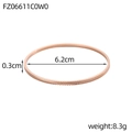Detail van roségouden armband met chevrontextuur, breedte 0,3 cm en binnendiameter 6,2 cm - Roségoud Visgraatpatroon (FZ06611C0W0)