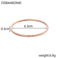 Detailweergave met 6,3 cm binnendiameter en 0,3 cm breedte van de roségouden armband - Roségoud Gefacetteerd (FZ06648C0W0)